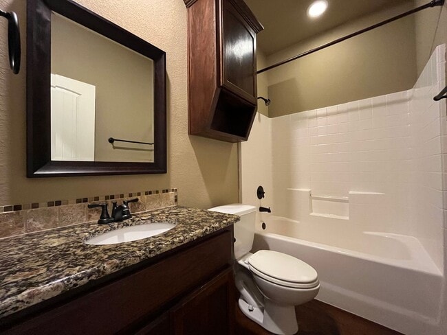 Building Photo - AVAILABLE NOW:  3 bedroom house: Midway ISD:  Move-In Special