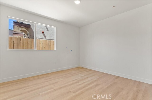 Building Photo - 705 W 80th St