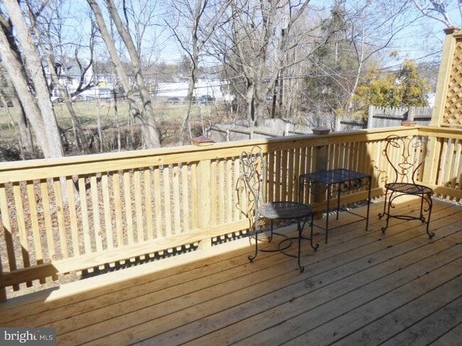 Building Photo - 2349 Woodland Rd