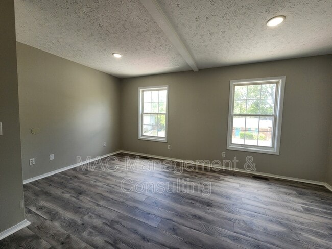 Building Photo - 1325 Virginia Ave
