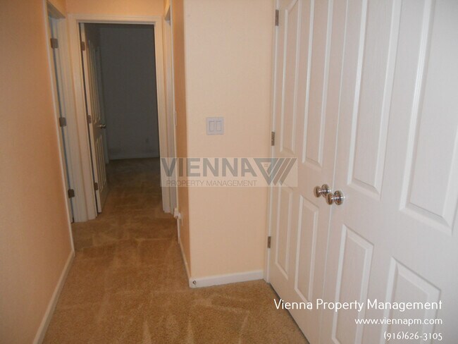 Building Photo - Cute Home for Rent in Roseville!