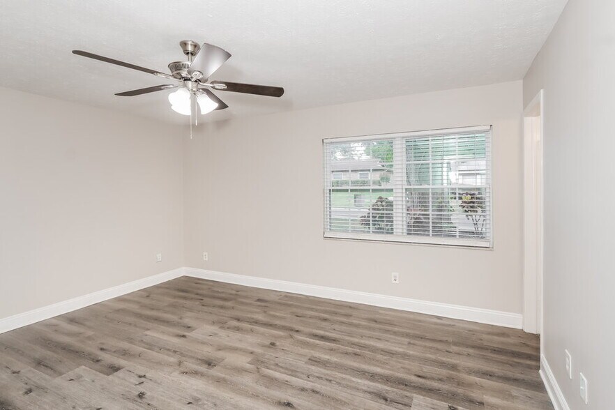 Building Photo - 4914 Reagan Ave