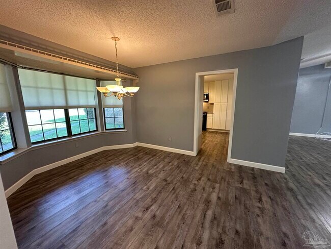 Building Photo - 304 Arabian Dr