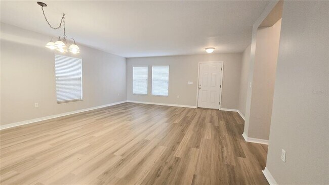 Building Photo - 6955 Lake Eaglebrooke Dr