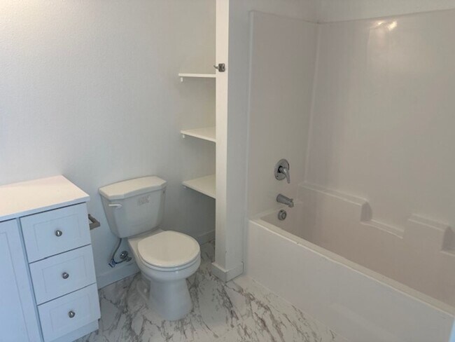 Building Photo - Now Leasing Modern Heights Apartments