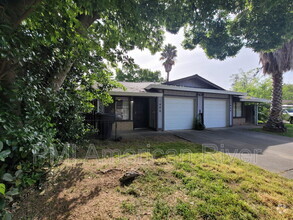 Building Photo - 1086 Clinton Rd
