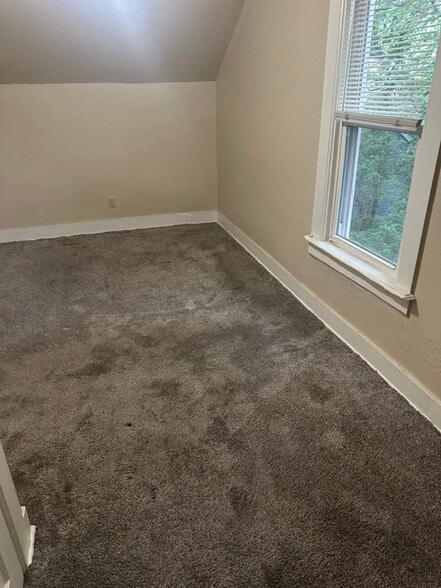 Building Photo - 1129 Barland St