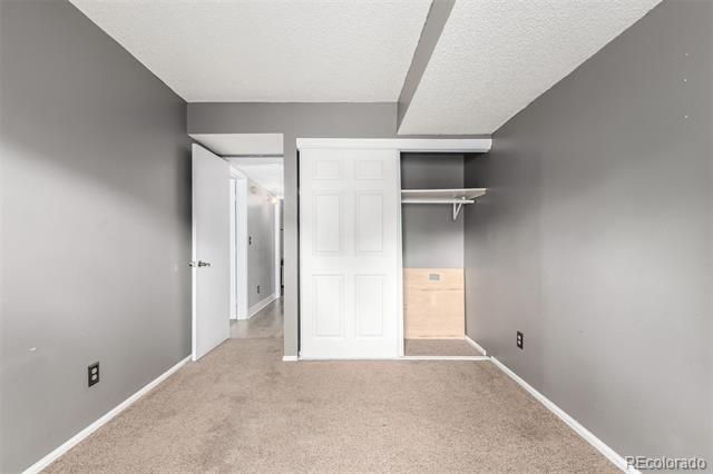 Building Photo - 401 S Kalispell Way