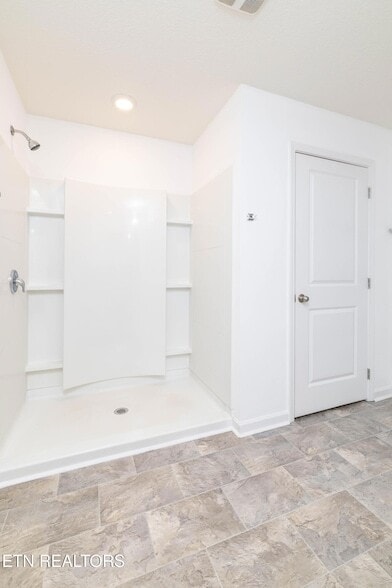 Building Photo - 228 Belle court