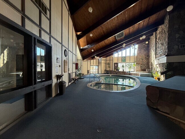Building Photo - 6590 Delmonico Dr
