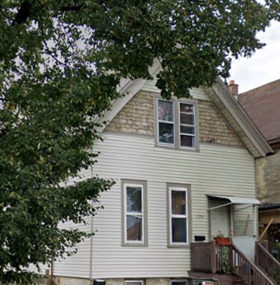 Building Photo - 1725 S 14th St