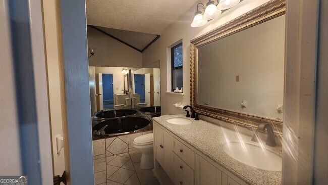 Building Photo - 6694 Live Oak Ln