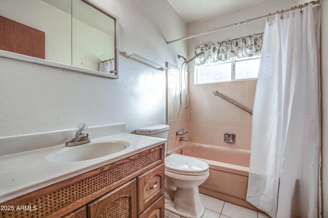 Building Photo - 8235 E Virginia Ave