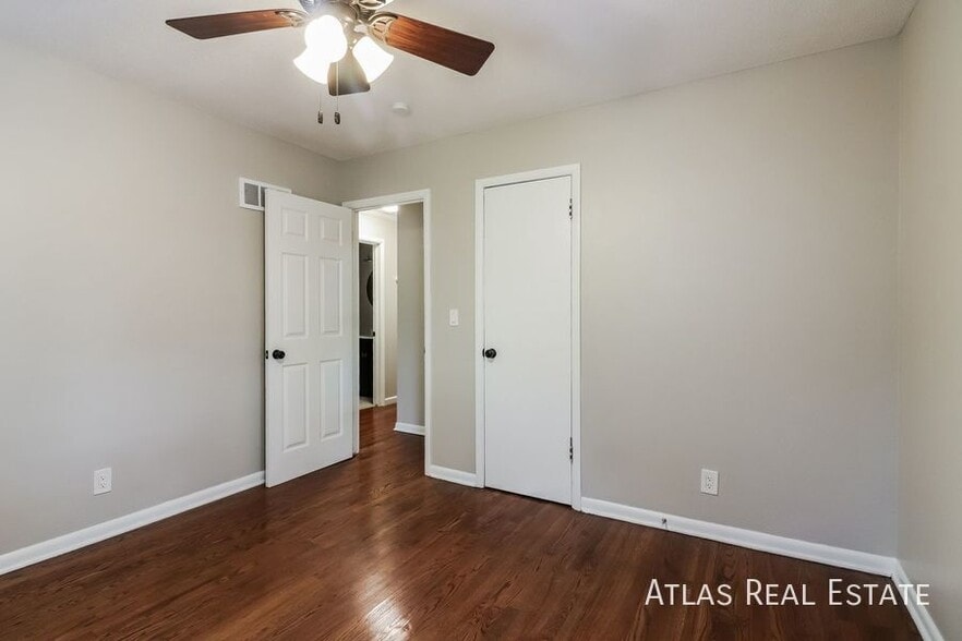 Building Photo - 602 NE Darwin St