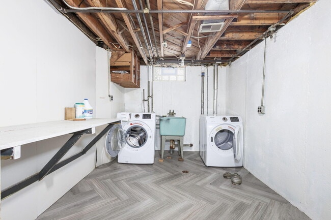 Building Photo - 23005 California St