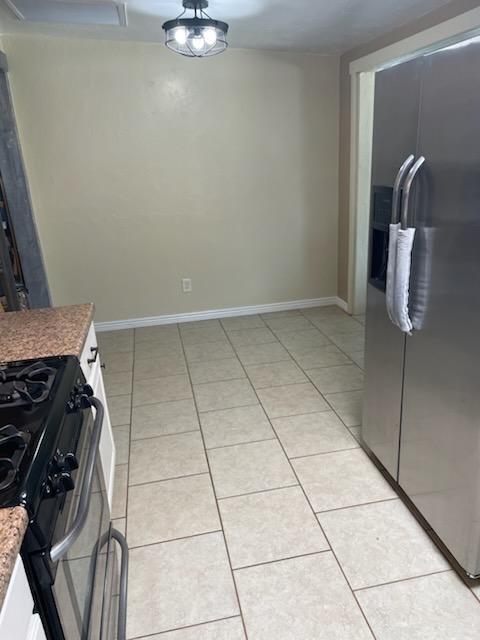 Building Photo - A charming house w/ 3 beds and 1.5 bath