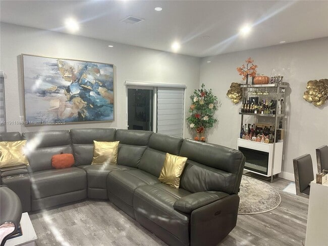 Primary Photo - 4972 SW 127th Ave