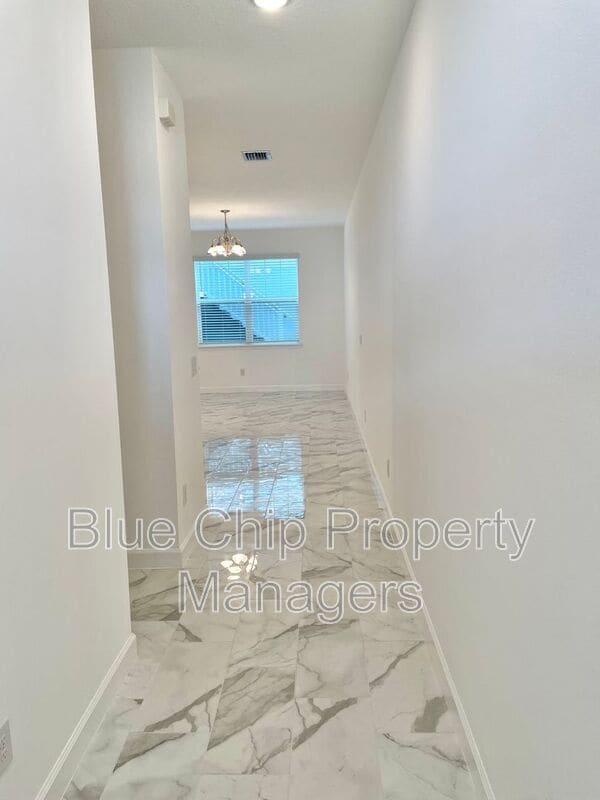 Building Photo - 12101 Via Caselli Ln