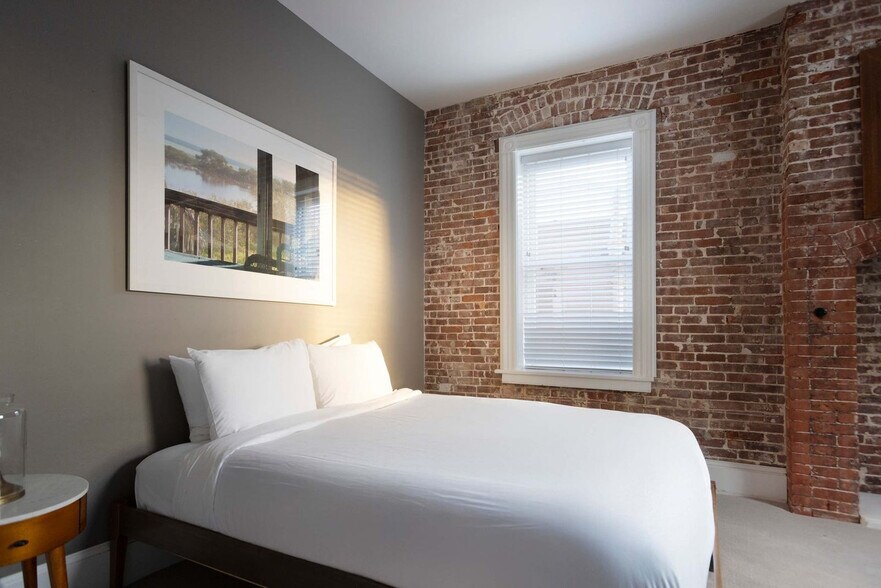 Building Photo - 536 Fleming St