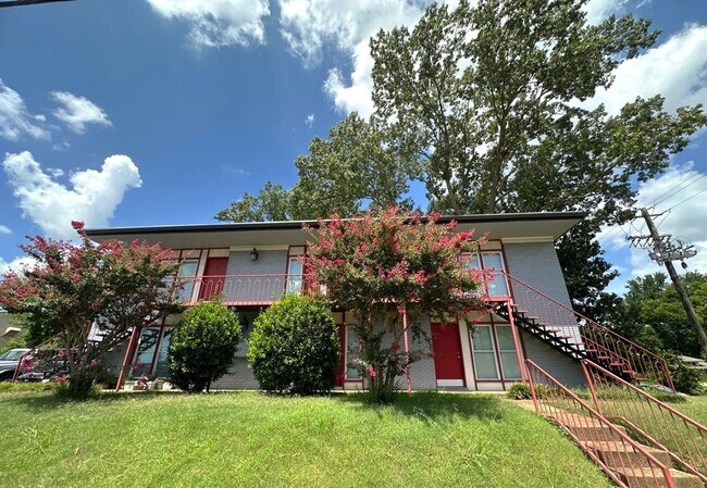 Building Photo - 33 N Rembert St