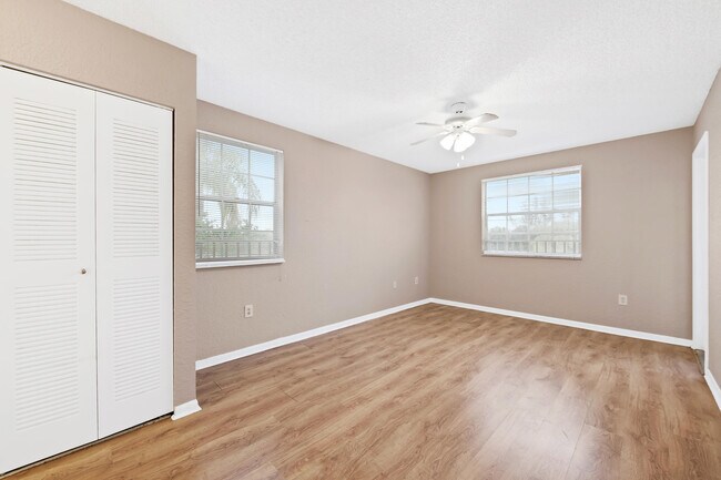 Building Photo - 2861 N Oakland Forest Dr