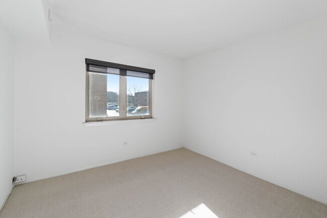 Building Photo - 8423 W Gregory St