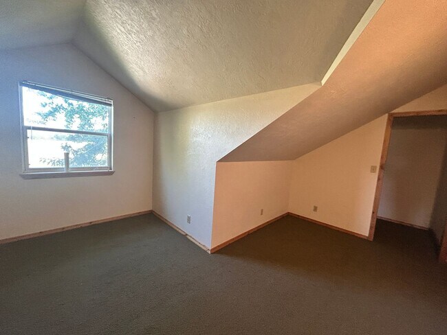 Building Photo - 505 Camas Creek Loop