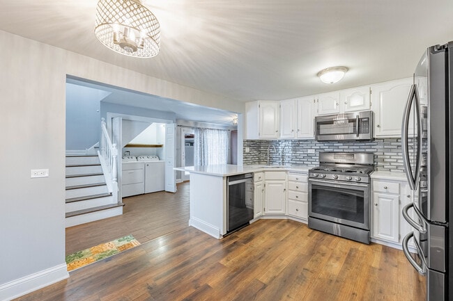 Building Photo - 8912 S Ryan Rd