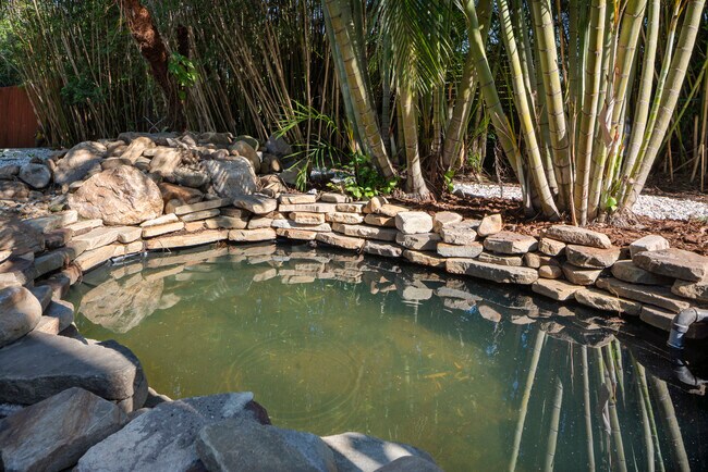 Building Photo - 318 Rafael Blvd NE