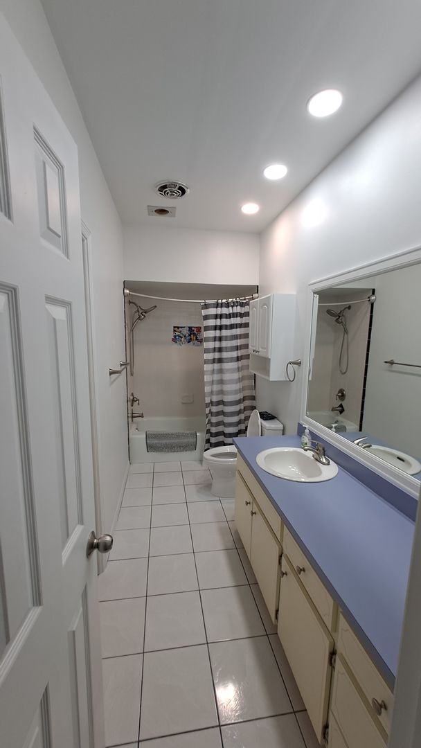 Building Photo - 3/2 UNFURISHED HOME LOCATED IN BOCA GRAND ...