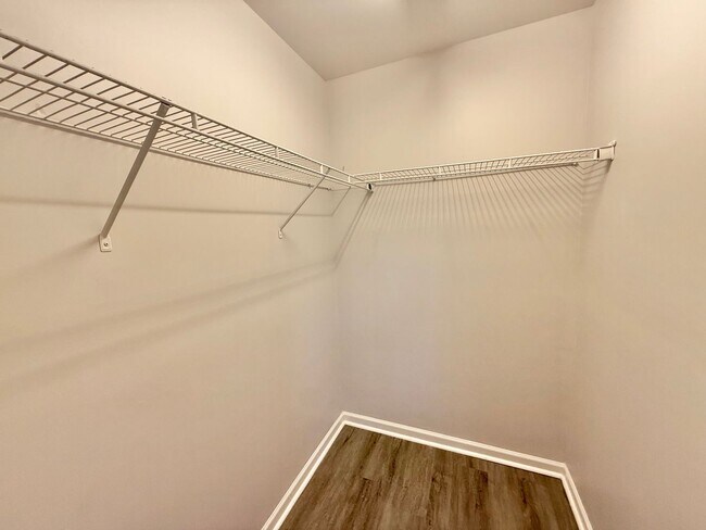 Building Photo - Updated 4BD, 2.5BA Raleigh Home With Easy ...