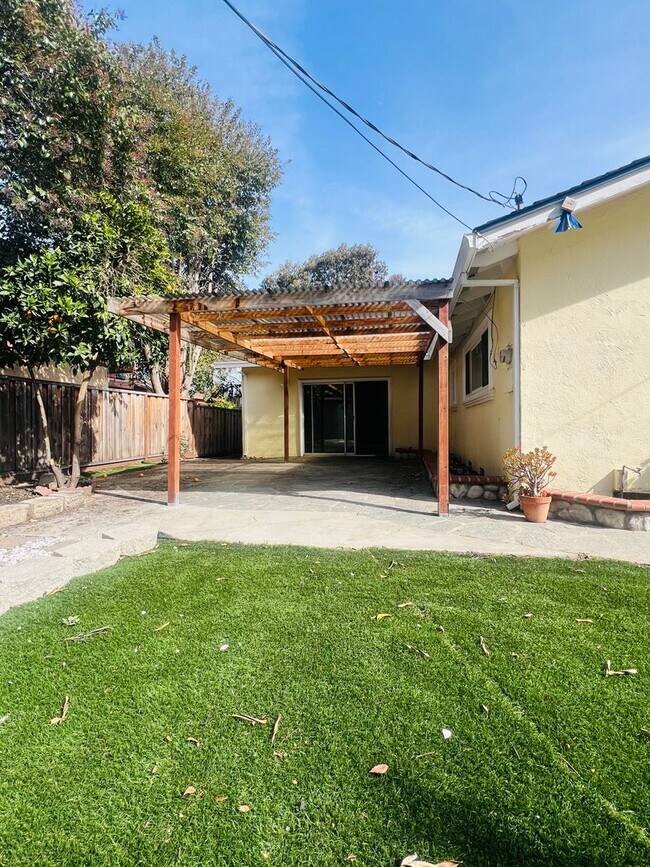 Building Photo - Spacious home in West San Jose