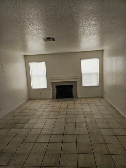 Building Photo - 1244 Lucia Dr