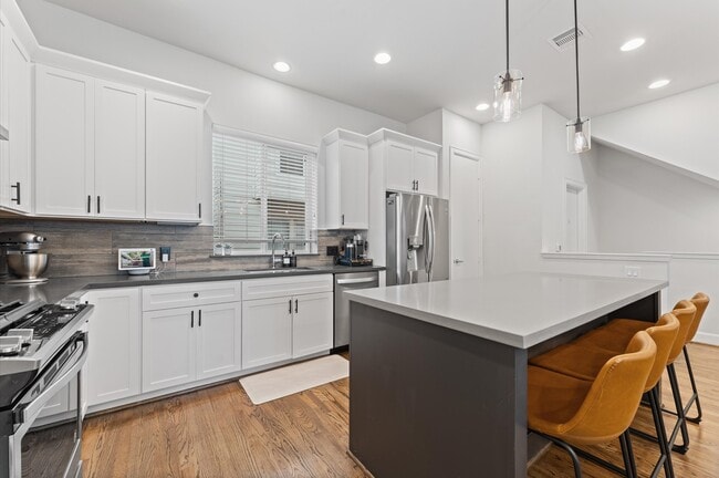 Building Photo - 311 Eado Park Cir