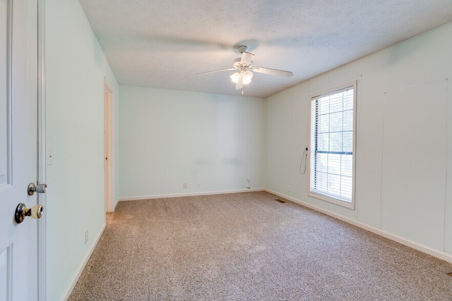Building Photo - 463 Calista Rd
