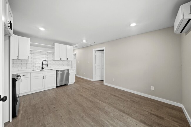 Building Photo - 1644 County Rd 180