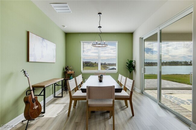 Building Photo - 44216 Saddlewood Ct