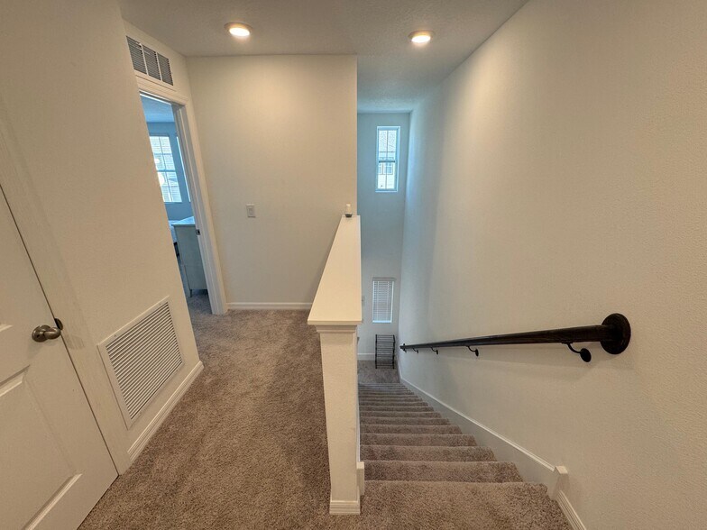 Primary Photo - 706 Longboat Dr