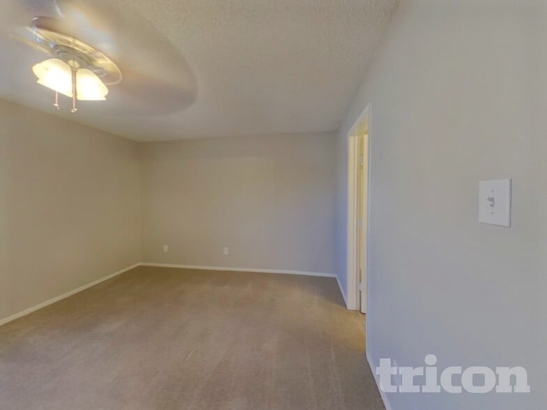 Building Photo - 8033 Berrybrook Dr