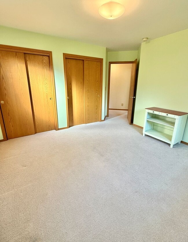 Building Photo - Your Cozy New Home Awaits in Quincy!