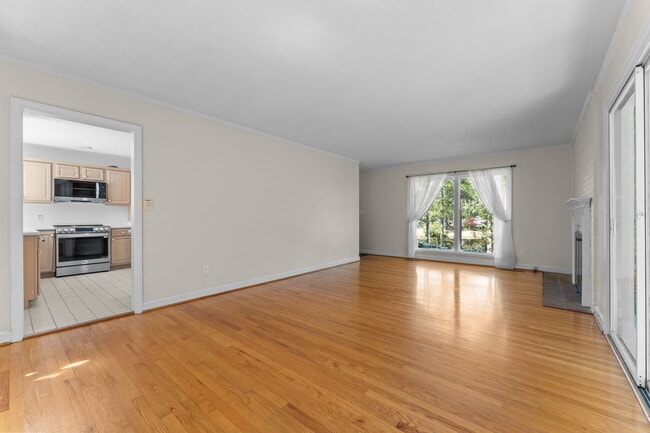 Building Photo - 1055 Inverness Rd