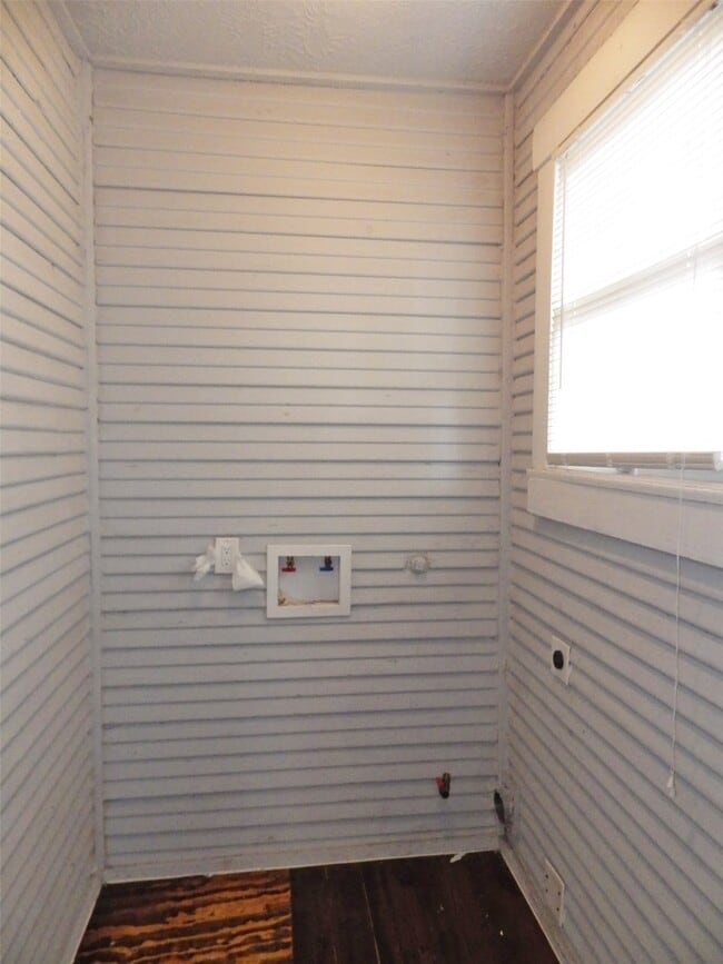 Building Photo - 4322 Wilmer St