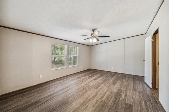 Building Photo - 21144 Live Oak St
