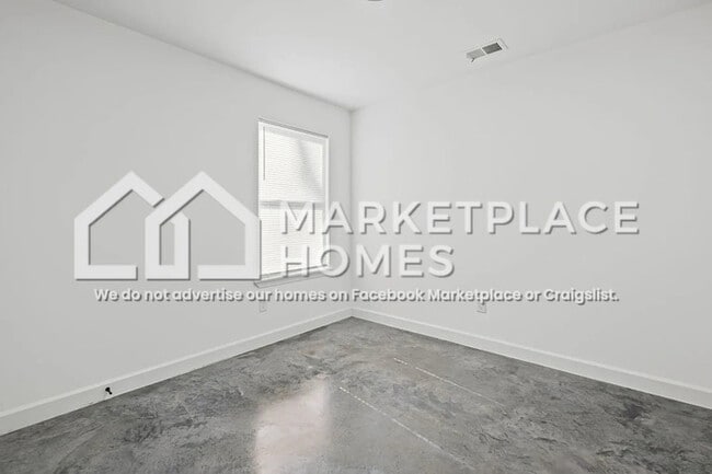 Building Photo - 1373 Cooper St