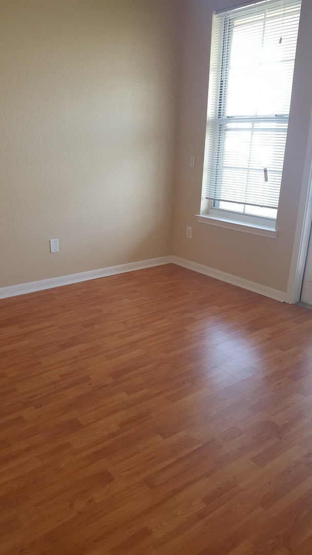 Building Photo - Downtown 1 bedroom condo