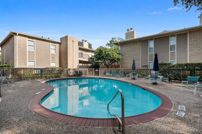 Primary Photo - 726 Bering Dr