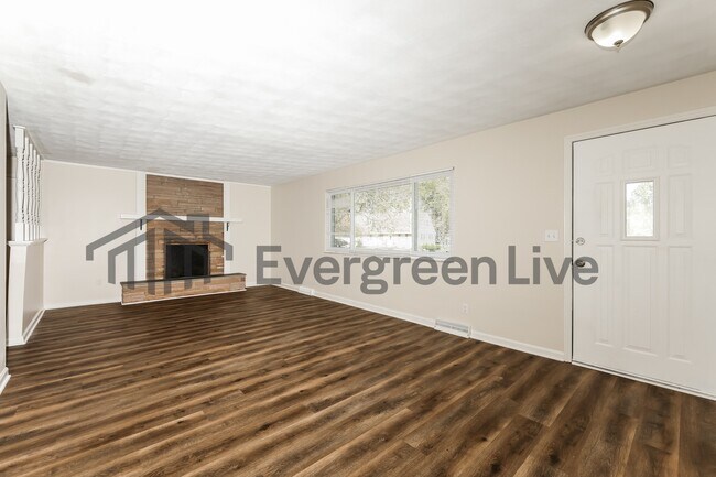 Building Photo - 120 Hilltop Dr