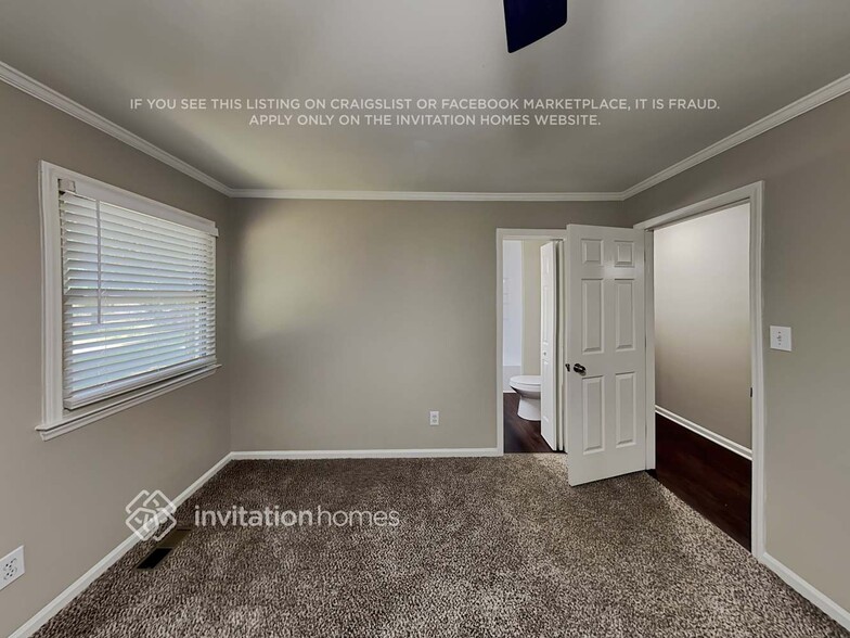 Building Photo - 5504 Hickory Grove Rd