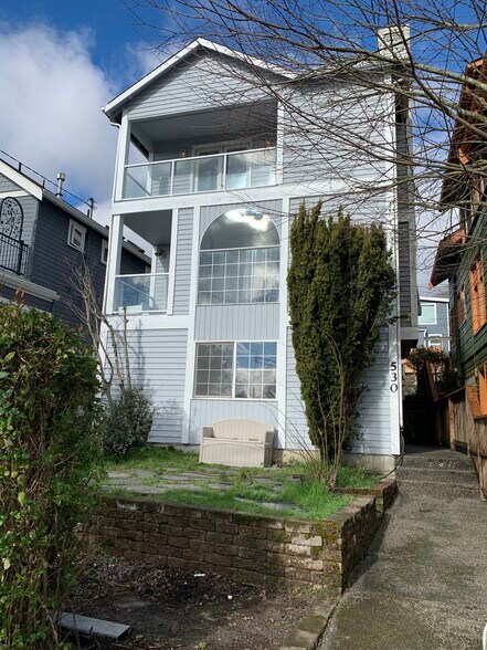 Building Photo - 530 NE 78th St