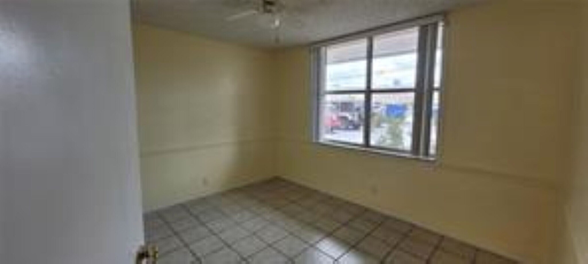 Building Photo - 4501 NE 21st Ave
